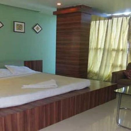 Hotel Bhubaneswari Classic Brahmapur Esterno foto