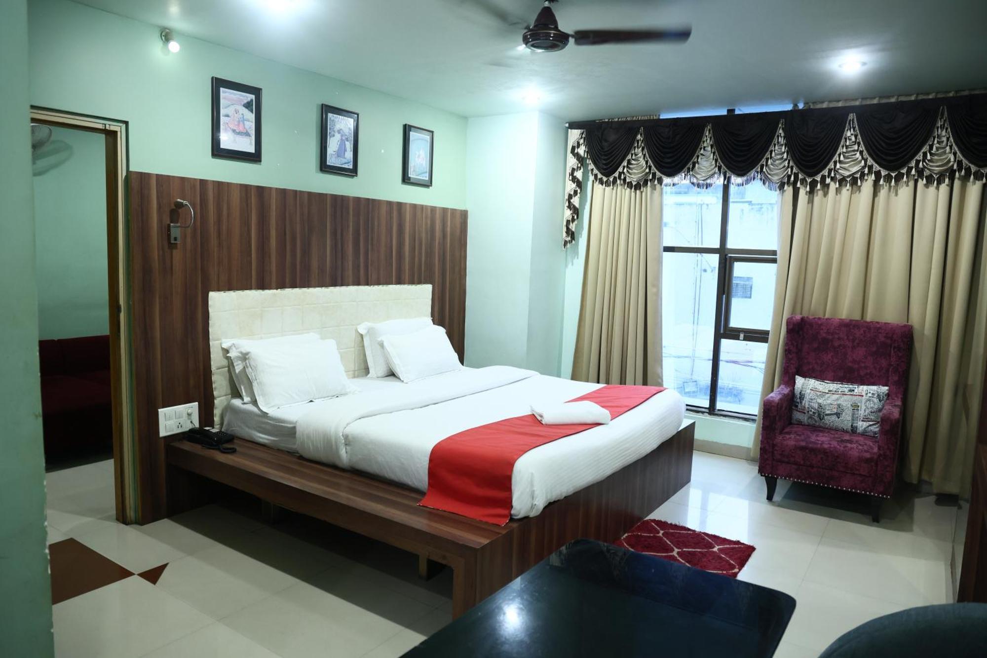 Hotel Bhubaneswari Classic Brahmapur Esterno foto