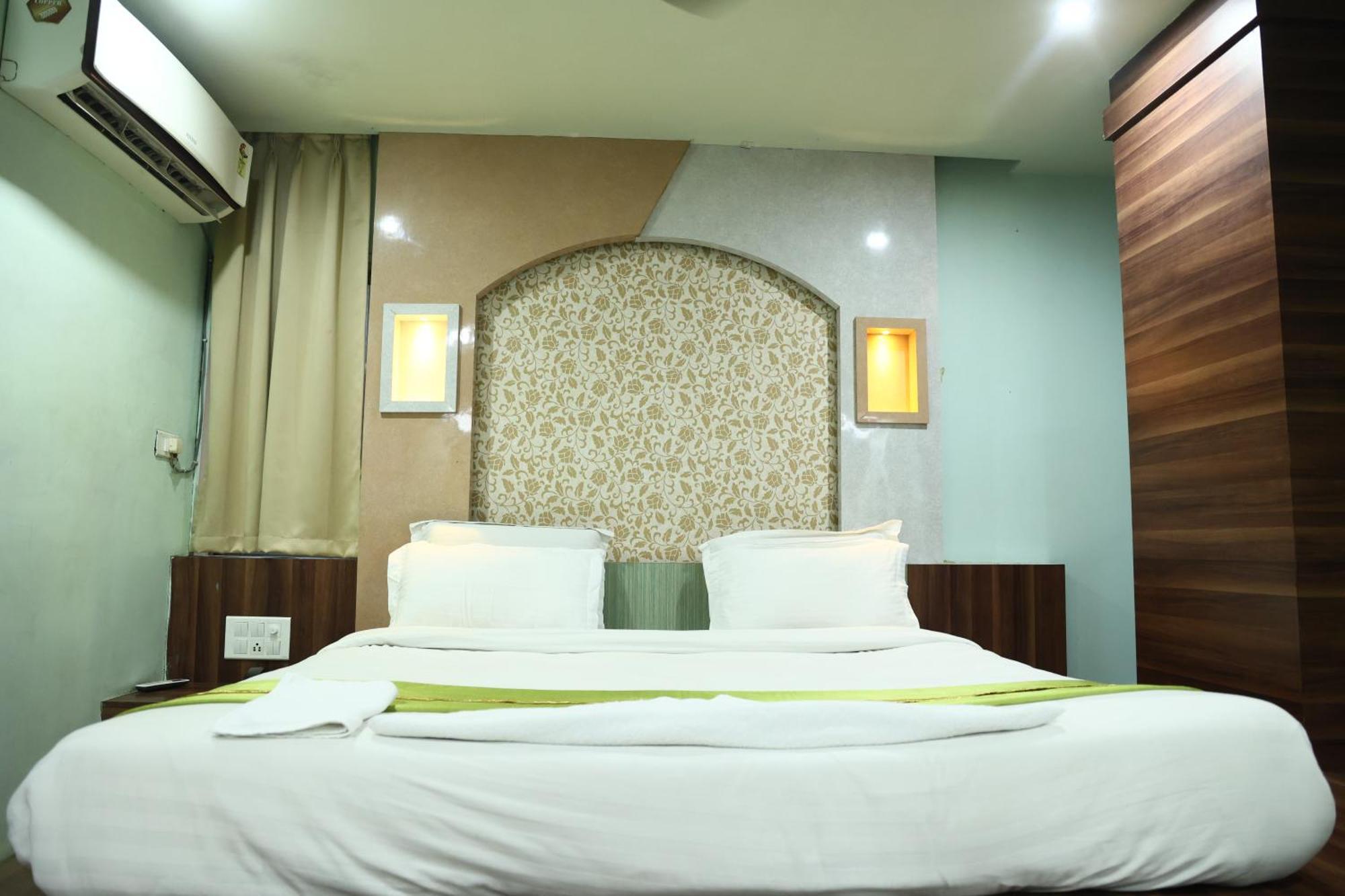 Hotel Bhubaneswari Classic Brahmapur Esterno foto