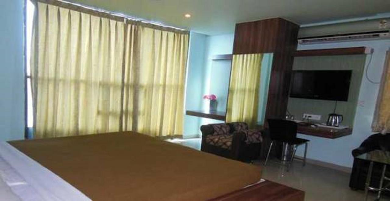 Hotel Bhubaneswari Classic Brahmapur Esterno foto