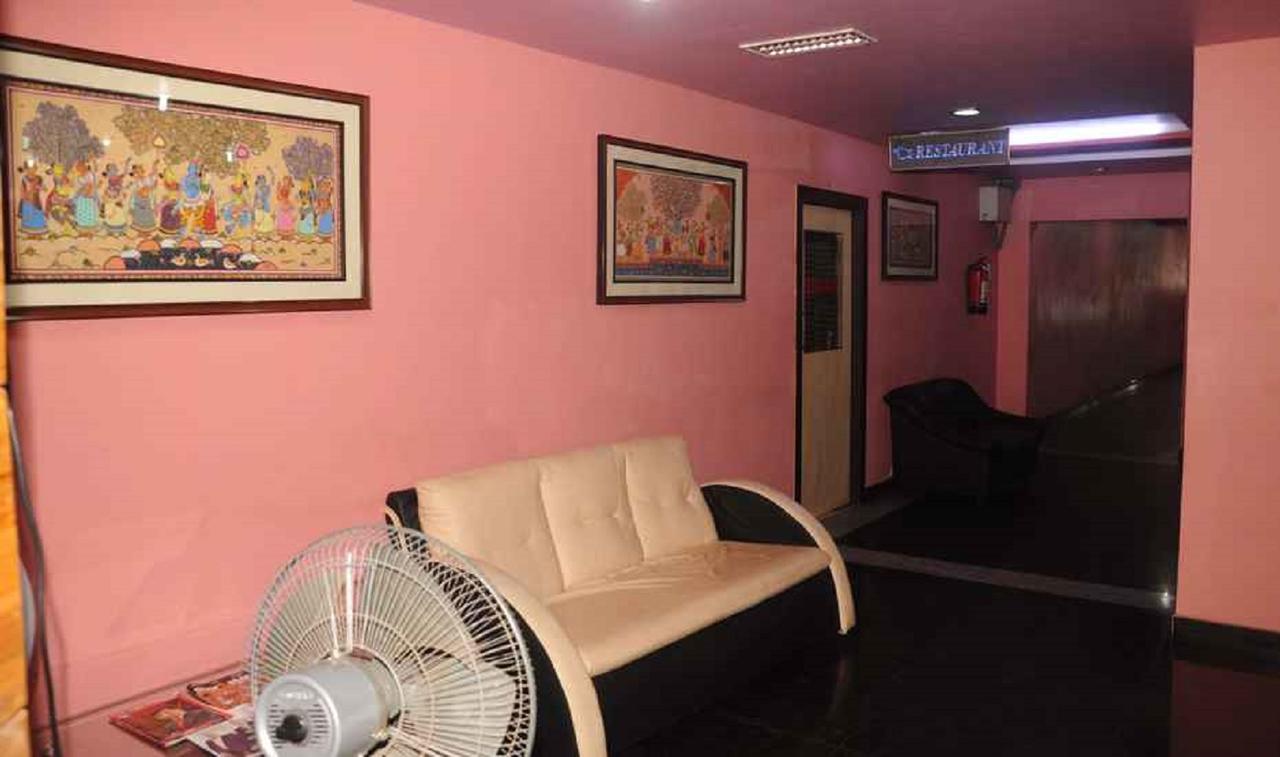 Hotel Bhubaneswari Classic Brahmapur Esterno foto
