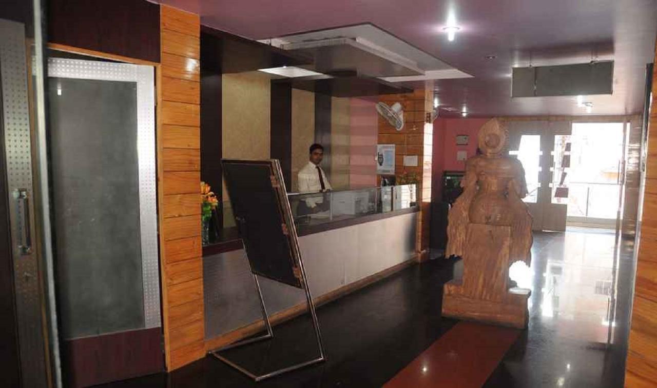 Hotel Bhubaneswari Classic Brahmapur Esterno foto